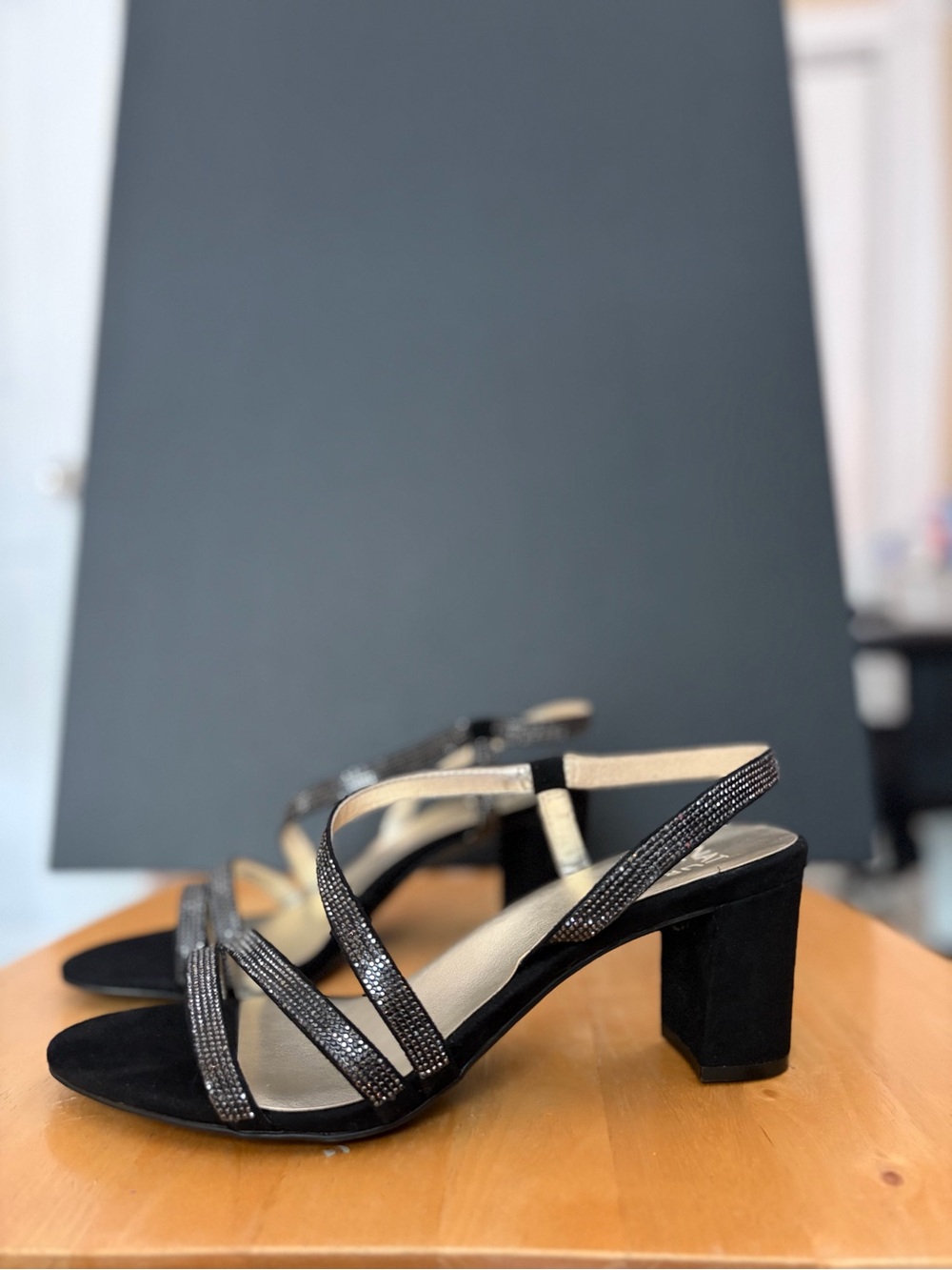 Naturalizer Vanessa2 Black Rhinestone Strappy Block Heel Sandals 10